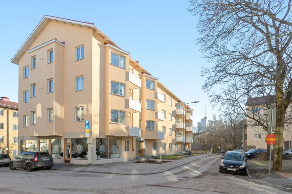 28. Inkoppling av diskmaskin kylskap tvattmaskin i renoverad lagenhet 1184x789