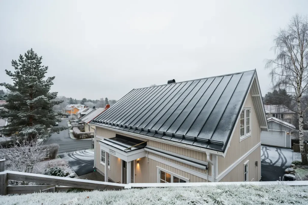 komplett installation av takv rme f r isfri takavvattning i rby lvsj